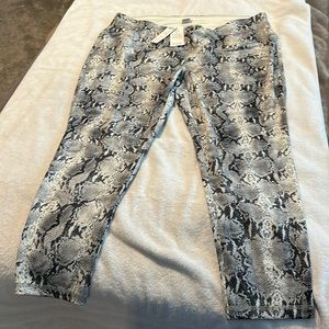 Chicos Zenergy Slimming Leggings - snakeskin print - NWT